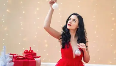 how to choose a christmas dress