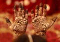 How to Embrace the Art of Henna for Your Wedding