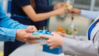 Why Cultural Awareness Matters in International Business Gifts