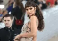 Emily Ratajkowski Net Worth: Real Name, Age, Biography, Family, Career and Awards 6 Emily Ratajkowski Net Worth: Real Name, Age, Biography, Family, Career and Awards